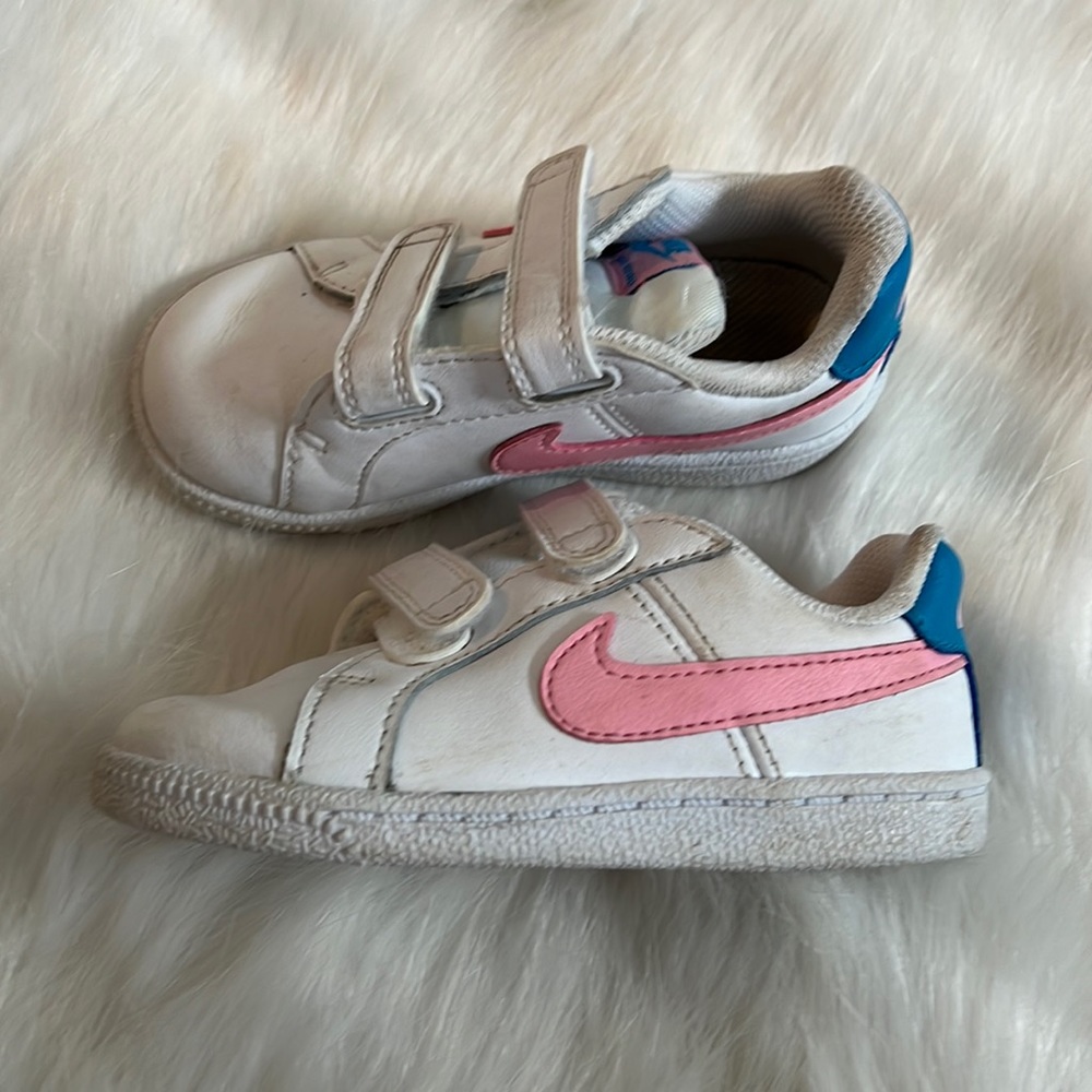 Nike pink and blue toddler 7 preowned sneakers